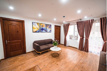 Cho thuê căn hộ chung cư 1 PN view Hồ Tây, đầy đủ đồ dùng tiện ích, có thang máy, wifi riêng từng phòng