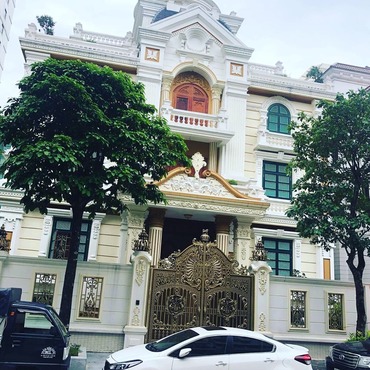 Bán biệt thự Trung Kính, Cầu Giấy, 4 tầng ô góc hướng Đông Bắc, Tây Bắc giá rẻ chỉ 8x tỷ