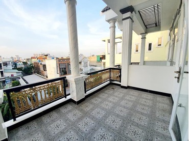 Cần bán căn nhà nhà phố liền kề trong hẻm đường Huỳnh Tấn Phát, Nhà Bè, Tp HCM đẹp và cao cấp.
