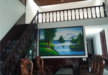 Cần bán căn nhà nguyên căn kiệt đường Tố Hữu, Tp Huế đường rộng, ô tô đi lại thuận lợi, nhà rất đẹp và cao cấp