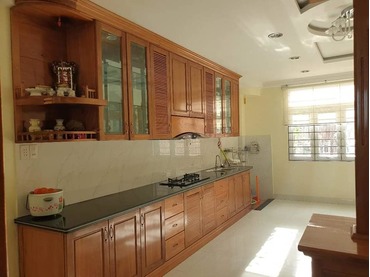 Cần bán căn nhà phố liền kề KĐT mới Đông Nam Thủy An, gần đường Quốc lộ, hướng Tây, thiết kế nội thất đẹp