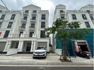 Bán nhà phố Vinhomes Grand Park căn T15-12 nhà thô như CĐT bàn giao