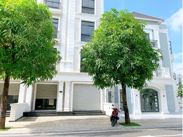 Nhà phố T19-49 Vinhomes Grand Park, Quận 9, TpHCM nhà thô, vị trí rất đẹp