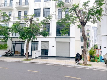 Cho thuê nhà phố Vinhomes Grand Park căn T10-27 nở hậu đẹp, gần Công viên