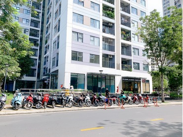 Thuê shop S501.01s05 Vinhomes Grand Park căn góc, hoàn thiện đẹp, đường chính