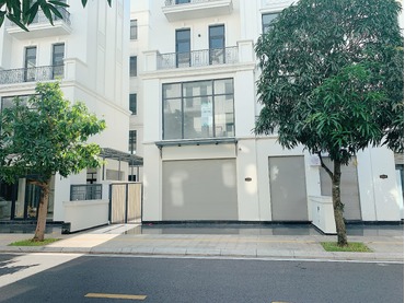 Cho thuê nhà phố T18-08 Vinhomes Grand Park, Q9, TpHCM đã HTCB có thang máy, máy lạnh