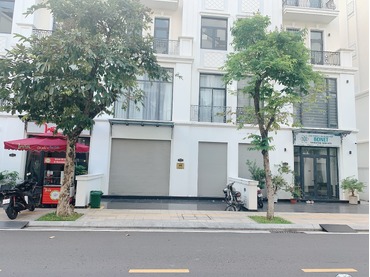 Bán nhà phố T2-20 Vinhomes Grand Park đã hoàn thiện Trệt + L1 giá rẻ